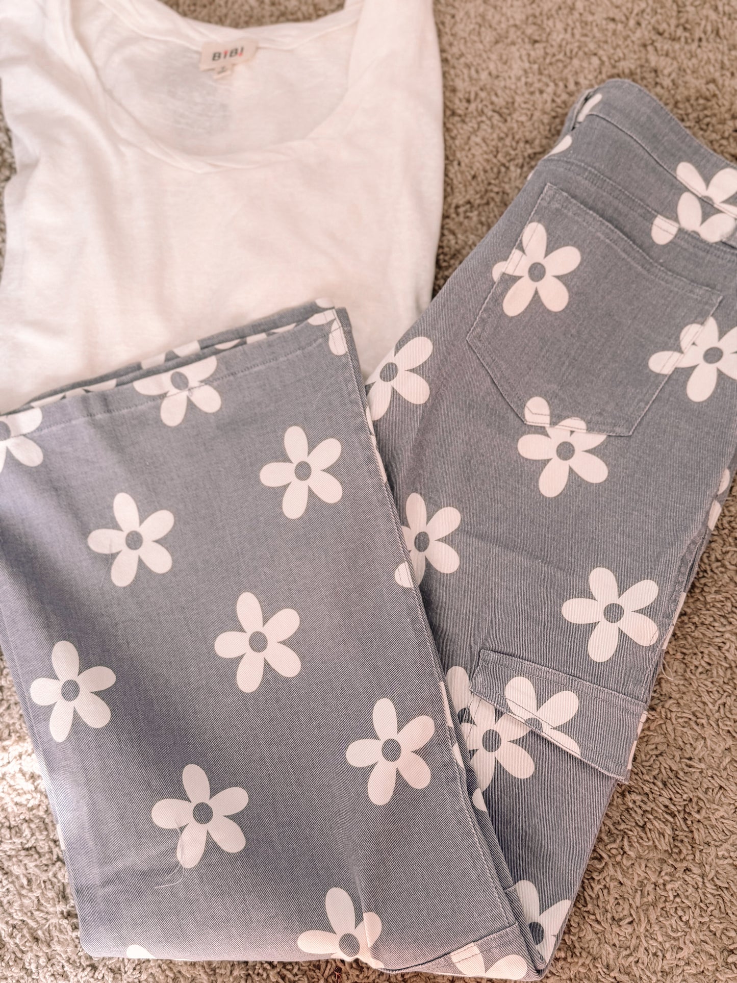 Drowning In Daisies Pants